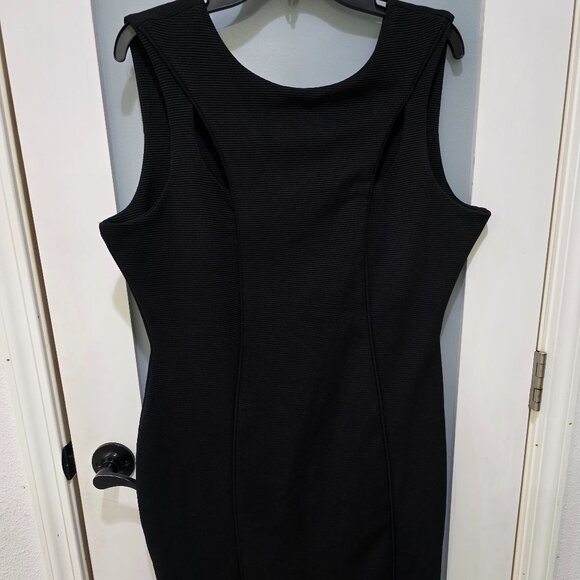 Kardashian Kollection Dresses & Skirts - Kardashian Kollection Black Bodycon Dress XL | Cutout Front Detail